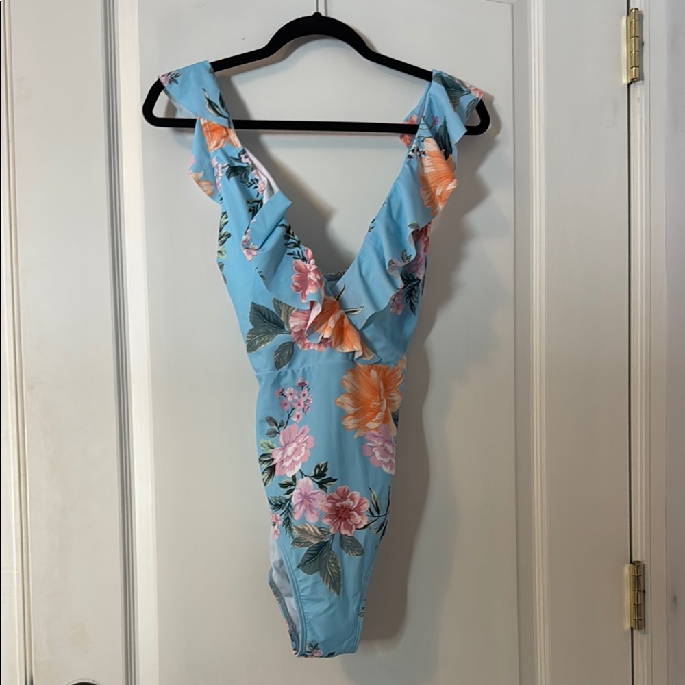 Cupshe Floral Ruffle One-Piece Swimsuit